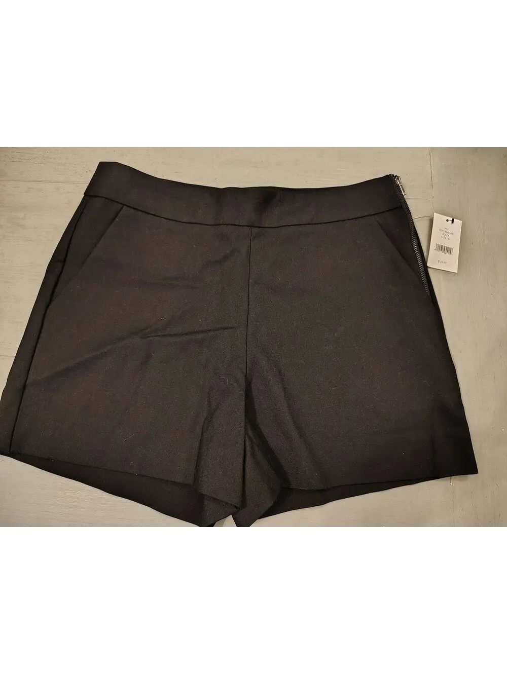 Saks Fifth Ave Women's Black Dress Shorts Size 6 NWT